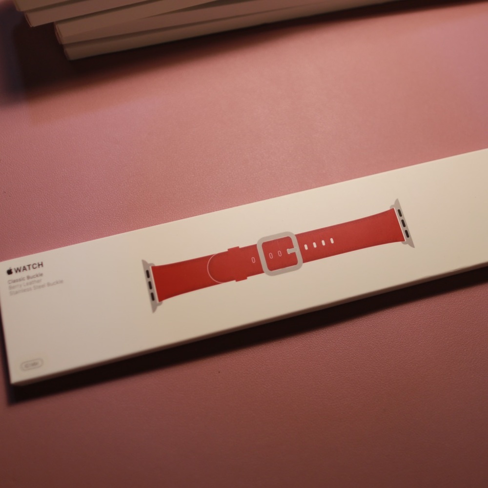 Apple Watch Band - Berry Classic Buckle 42mm